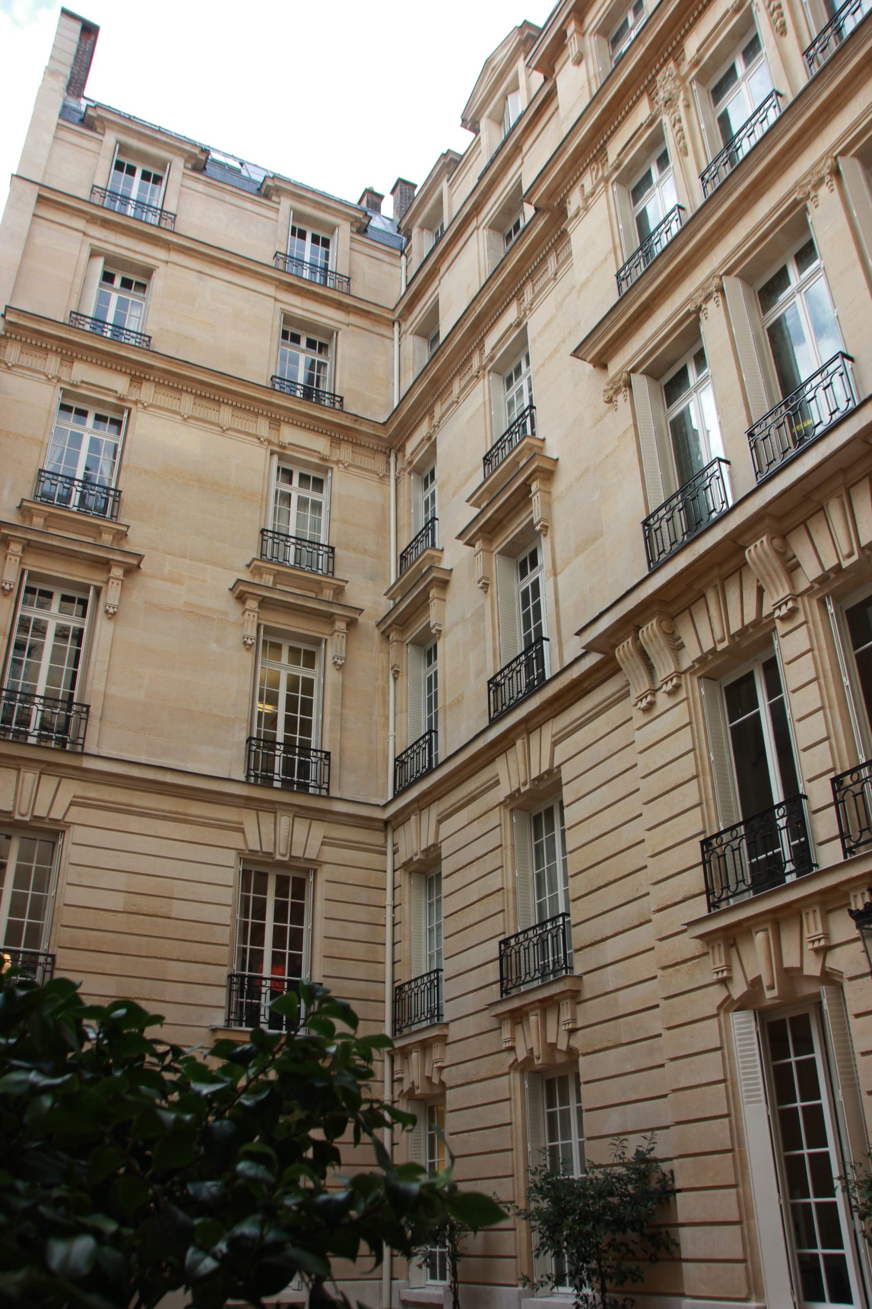 35 Avenue Victor Hugo – 75016 Paris